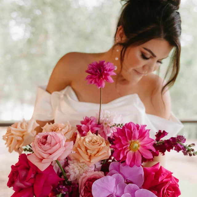 Soak in the stillness and beauty of your day in our luxury cabins—where the magic begins. Featuring the wedding of Pippa & Carl

Photographer & videographer: @bemymusestudio
Makeup: @kateellenmakeupartistry 
Hairdresser: @evalynparsonsweddings 
Florist: @fiestaflora__ 

#visitsunshinecoast #thisisqueensland #rusticvenue #saturdaywedding #weddingaccommodation #YandinaStation #weddingideas #weddingphotgraphy #weddingday #wedding #beautiful #love #septemberwedding #bridal #bride  #thebridetree